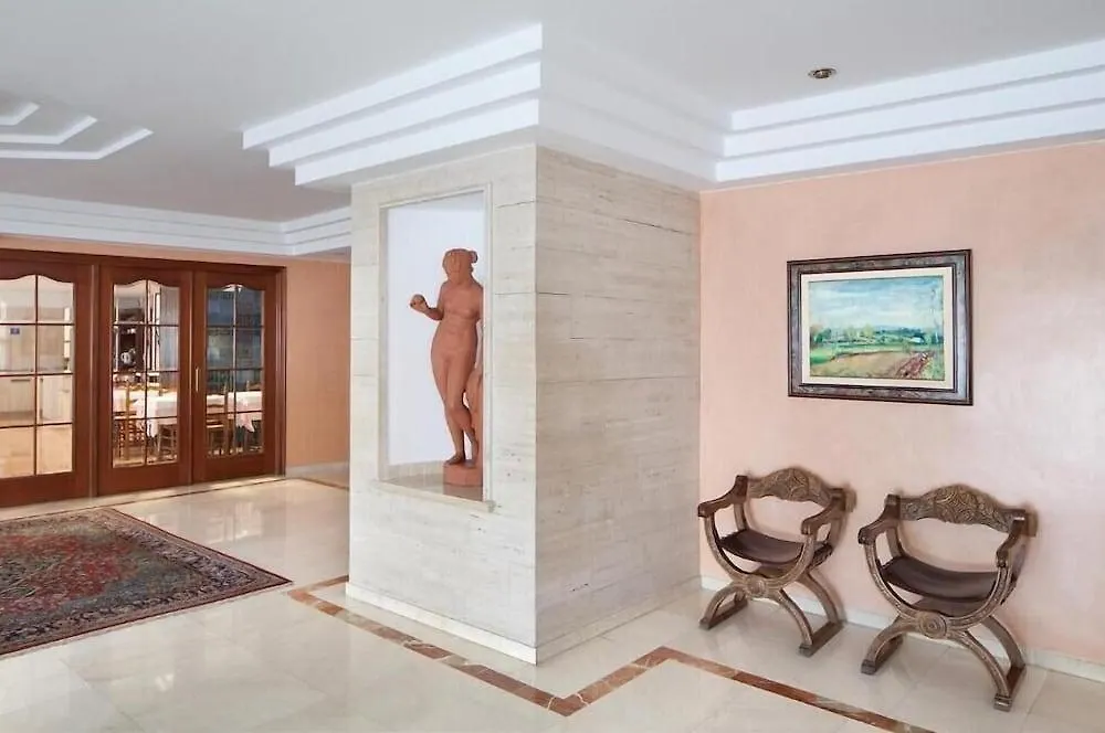 יורט דה מאר Hotel Ninays 2*, יורט דה מאר